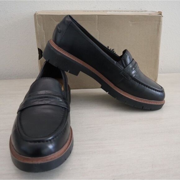 Clarks Collection Women's Sz 8.5W Black Westlynn Bay Leather Loafers - Picture 1 of 14